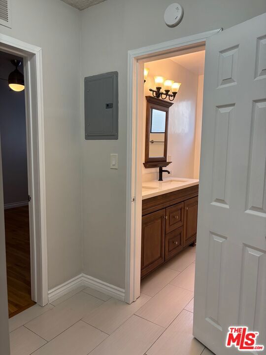 2488 N Beachwood Drive, Los Angeles CA: https://media.crmls.org/mediaz/aca439b4-e7a4-4690-a9f8-9ee0aefb7bfa.jpg