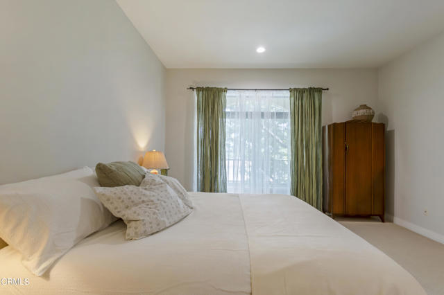 748 Locust Street, Pasadena CA: https://media.crmls.org/mediaz/aca4f354-00d3-49b3-9a44-8b2c38713700.jpg