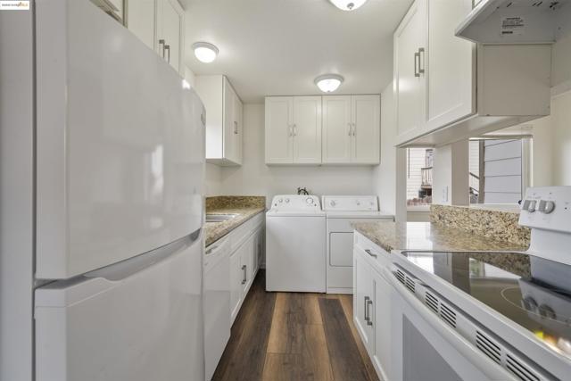 100 Carolina St, Vallejo CA: https://media.crmls.org/mediaz/aca628bb-5c20-4436-a3a3-54ed2cfe945a.jpg