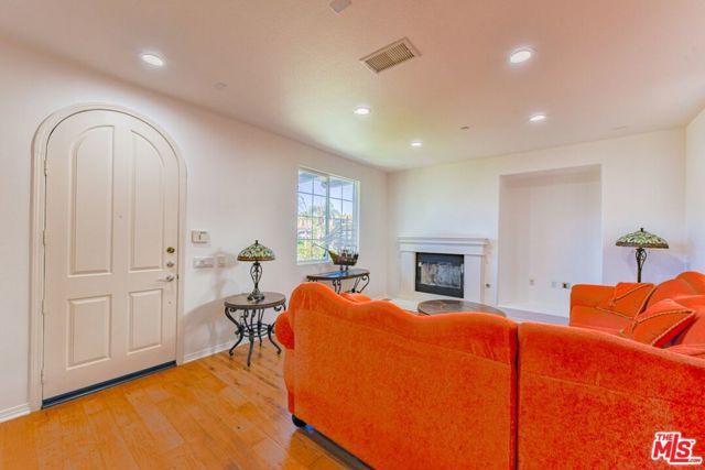 1324 Donegal Way photo 6