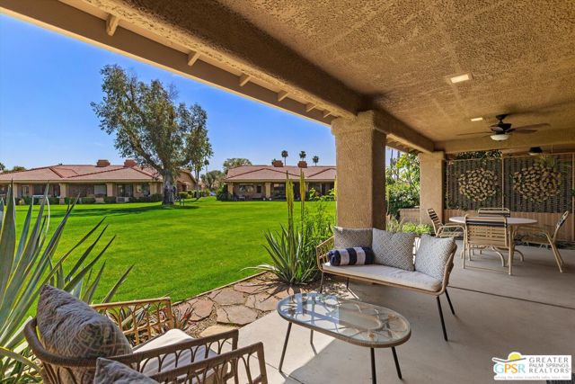 34 Camino Arroyo Place, Palm Desert CA: https://media.crmls.org/mediaz/aca84bab-80a7-4ac9-b870-bf7b25057717.jpg