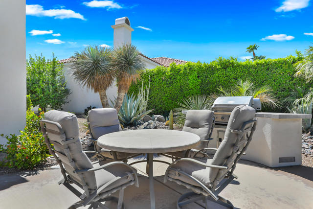50405 Verano Drive, La Quinta CA: https://media.crmls.org/mediaz/aca87809-a89b-46e6-bbff-afe8333a5936.jpg