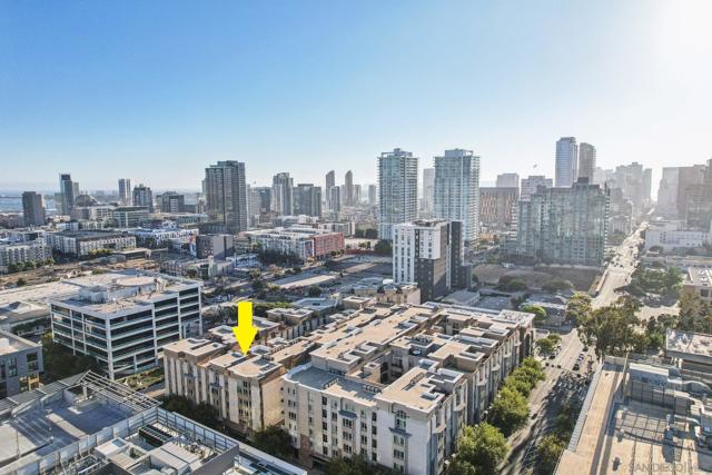1480 Broadway, San Diego CA: https://media.crmls.org/mediaz/aca895a3-00bc-4c31-89cd-64e439f4e336.jpg