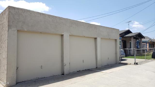 505 S Rowan Avenue, Los Angeles CA: https://media.crmls.org/mediaz/aca9054e-dd81-4db9-9c25-2728cccde55b.jpg