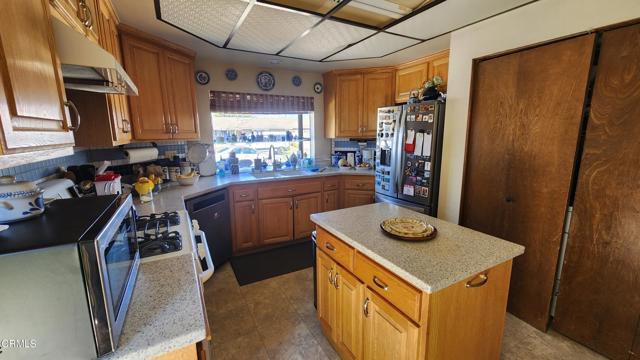 Detail Gallery Image 2 of 25 For 9050 Feather St, Ventura,  CA 93004 - 2 Beds | 2 Baths