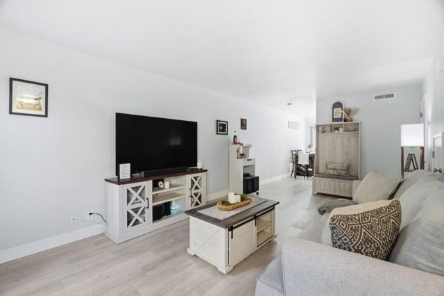 251 Gibson Drive, Hollister CA: https://media.crmls.org/mediaz/acaa6581-ecab-443d-a839-68fc2e32ec5d.jpg