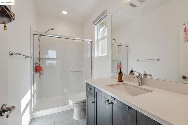 2281 Garden Farms Ave, Lathrop CA: https://media.crmls.org/mediaz/acaa830e-9d7d-461e-9d8e-485de64ebb8e.jpg