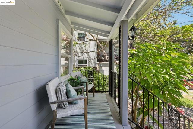 332 El Camino Real, Vallejo CA: https://media.crmls.org/mediaz/acab8463-e99a-4e98-a6e5-e18415519d2c.jpg