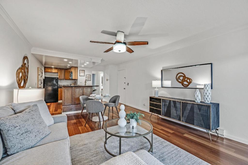 151 Buckingham Drive #261