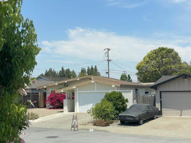 4902 Everglades Park Dr, Fremont CA: https://media.crmls.org/mediaz/acac7710-fd01-472e-b1cd-c3facee20e15.jpg