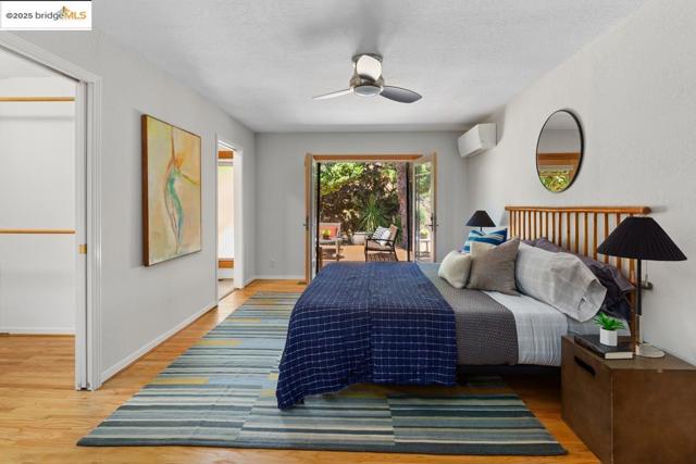 11718 Cranford Way, Oakland CA: https://media.crmls.org/mediaz/acaca4a9-240f-423c-91b7-153dbec9a330.jpg