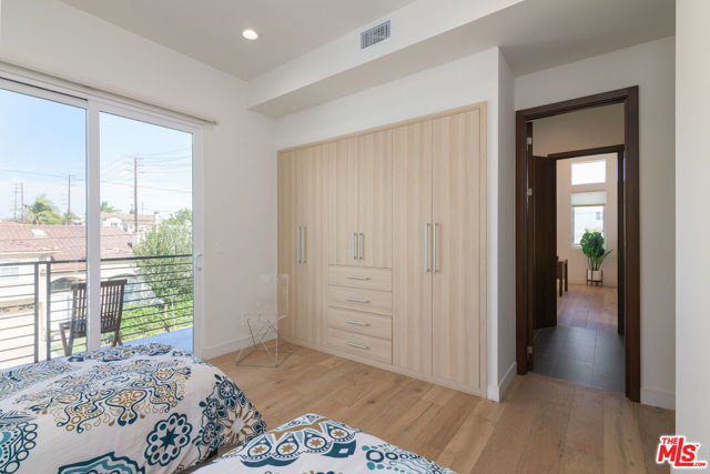 2022 Harriman Lane, Redondo Beach, California 90278, 5 Bedrooms Bedrooms, ,4 BathroomsBathrooms,Residential,Sold,Harriman,24456453