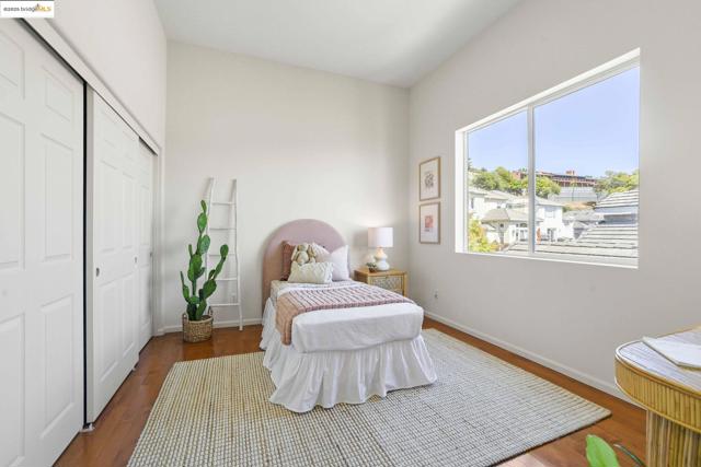 661 Via Rialto, Oakland CA: https://media.crmls.org/mediaz/acadd8f9-d4fe-485a-abb5-c61c169ad7a6.jpg