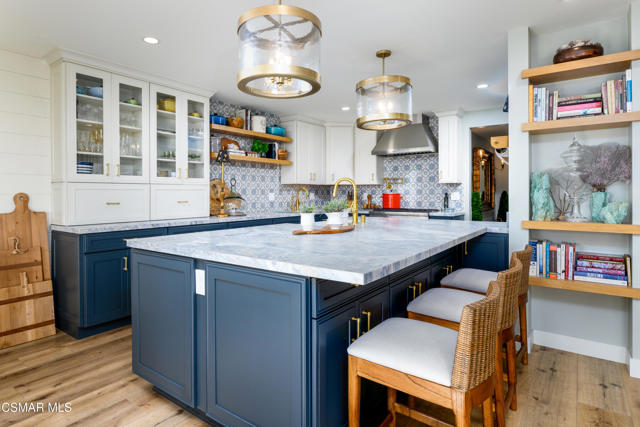 818 Caliente Lane, Ventura CA: https://media.crmls.org/mediaz/acadd913-803e-45d7-9cdc-67205e1caf72.jpg