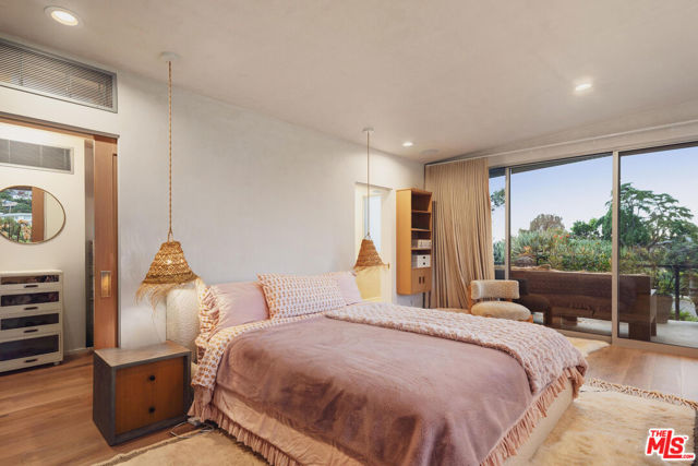 295 Mabery Road, Santa Monica CA: https://media.crmls.org/mediaz/acae02ff-da1d-45d4-bb73-62bfb44ce791.jpg