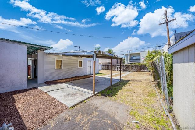 4276 35Th St, San Diego CA: https://media.crmls.org/mediaz/acae3ef0-d5a7-4210-80a0-c6a4196a24c0.jpg