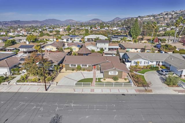 5852 Lomond Drive, San Diego CA: https://media.crmls.org/mediaz/acaee186-b39d-46bf-9a00-4dd85b562e51.jpg
