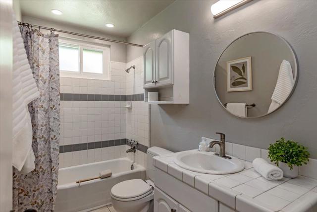 21525 Madrone Drive, Los Gatos CA: https://media.crmls.org/mediaz/acb1b9db-18e1-4a58-ad30-40518f6e32e8.jpg