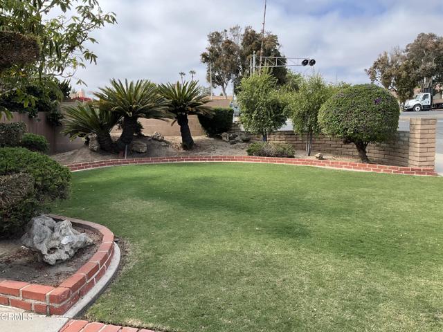1101 Novato Drive, Oxnard CA: https://media.crmls.org/mediaz/acb241a0-d2b7-449a-a7d2-79a034085ea6.jpg