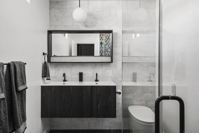 5511 Trinidad Way, San Diego CA: https://media.crmls.org/mediaz/acb24356-a9bd-4d46-bc44-824720718dde.jpg