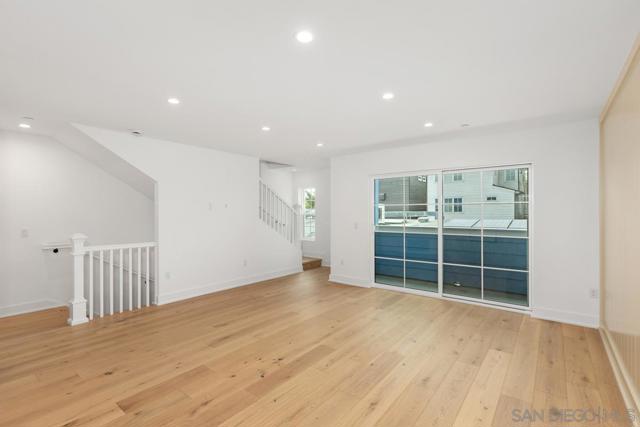 551 Orange Ave, Coronado CA: https://media.crmls.org/mediaz/acb2c5f0-aa59-4e19-ad8c-41db35f39afa.jpg
