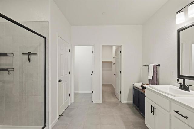 829 Crow Creek Circle, Galt CA: https://media.crmls.org/mediaz/acb2ec33-2f4e-446a-8e9c-555156cdff74.jpg