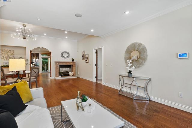 1673 Richardson Court, Concord CA: https://media.crmls.org/mediaz/acb3b048-8c38-46ce-832e-109aff0cd42c.jpg