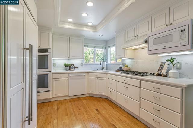 1934 Saint George Rd, Danville CA: https://media.crmls.org/mediaz/acb3ee1b-b53e-449c-b12f-a0b2ddd15dcf.jpg