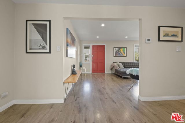 1656 S Rimpau Boulevard, Los Angeles CA: https://media.crmls.org/mediaz/acb44a01-4492-40fc-bb52-e117e5bebfa3.jpg