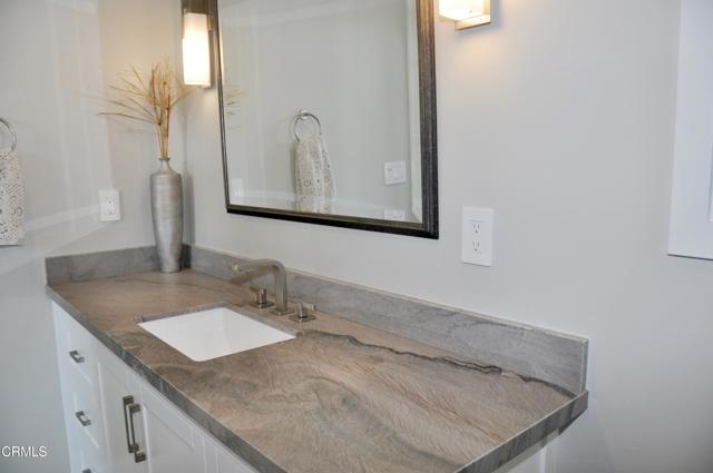 1322 Weymouth Lane, Ventura CA: https://media.crmls.org/mediaz/acb4c33e-0e16-4f00-99d2-8004f2529a87.jpg
