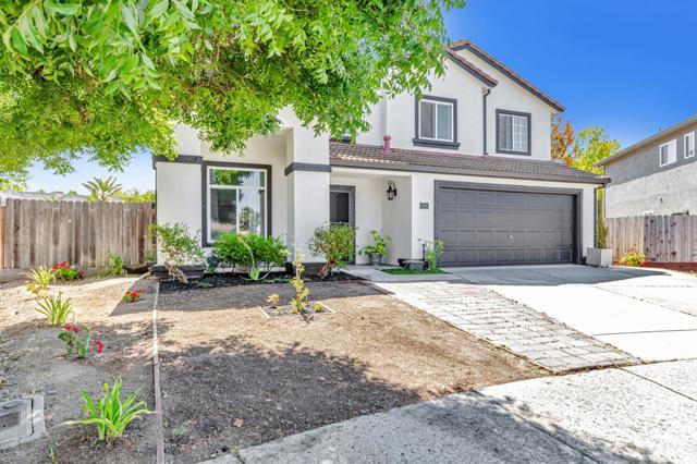 2191 Spruce Drive, Hollister CA: https://media.crmls.org/mediaz/acb57991-e0b0-4c4c-9da5-14c34b20e9e1.jpg