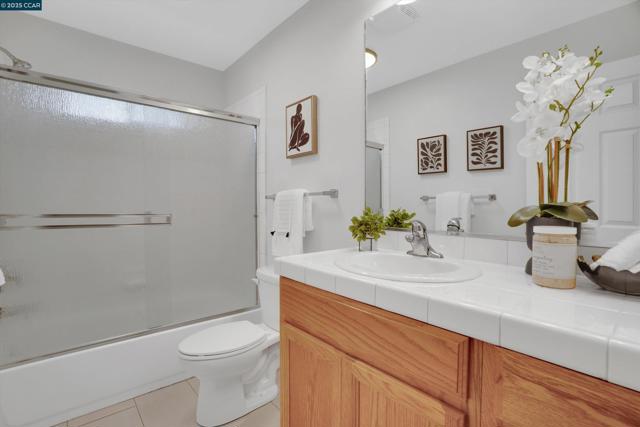 6911 Brentwood Blvd, Brentwood CA: https://media.crmls.org/mediaz/acb60730-950f-4fcd-ab0f-feb8e46b75c2.jpg