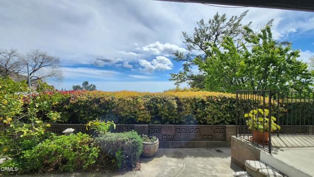 5519 Terrace Drive, La Crescenta CA: https://media.crmls.org/mediaz/acb64dc3-4d22-4e65-88bf-bf161819ddf0.jpg