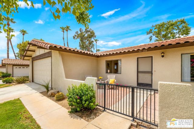 75190 Via Manzano, Palm Desert CA: https://media.crmls.org/mediaz/acb6b9f3-9695-40f1-9022-c2192b99494d.jpg