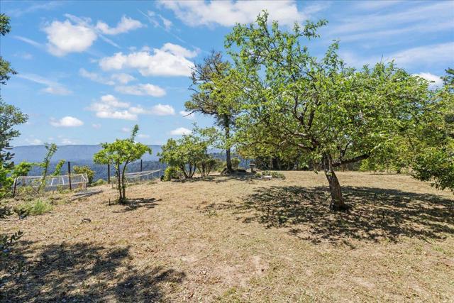18584 Favre Ridge Road, Los Gatos CA: https://media.crmls.org/mediaz/acb6fa34-035d-46a7-bdc7-f0e47b82a5a5.jpg