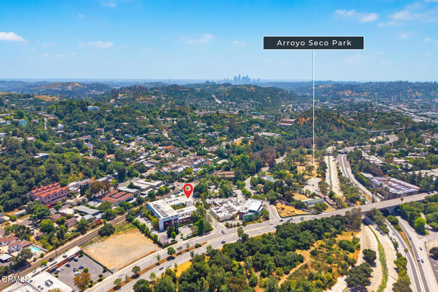 1010 Sycamore Avenue, South Pasadena CA: https://media.crmls.org/mediaz/acb73e9e-3dbf-41ac-a1a9-a4a39a9c3170.jpg