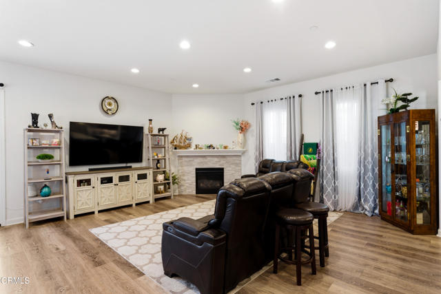 Detail Gallery Image 9 of 42 For 2406 Nicklaus St, Oxnard,  CA 93036 - 4 Beds | 2/1 Baths