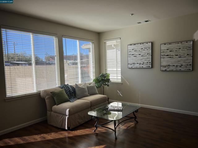 389 Black Rock Street, Brentwood CA: https://media.crmls.org/mediaz/acb815e0-0a85-4d5f-987e-b726f3abd59e.jpg