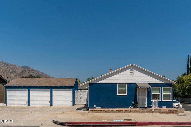 2267 E Washington Boulevard, Pasadena CA: https://media.crmls.org/mediaz/acb977c8-1c23-4ad3-b701-5f916946123c.jpg