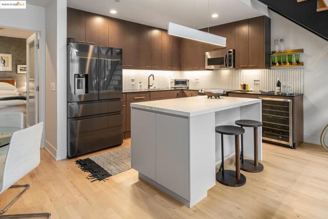 Image 11 of 59 For 311 Oak St.  102