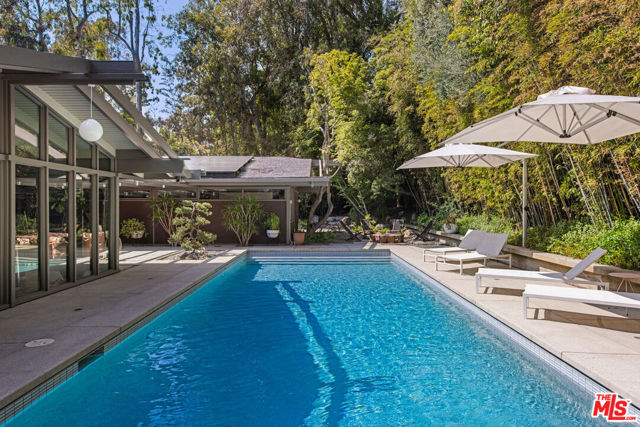 1030 Canon Drive, San Marino CA: https://media.crmls.org/mediaz/acb9ecd4-9b66-4f4d-bed4-6c68828f6f33.jpg