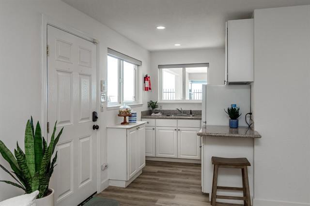 317 Beach Drive, Aptos CA: https://media.crmls.org/mediaz/acba5cfb-6fd9-494c-8e18-82c843a5a37e.jpg