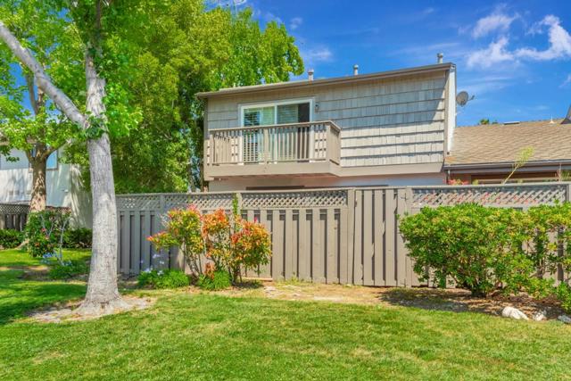 856 Erickson Lane, Foster City CA: https://media.crmls.org/mediaz/acba8576-68fe-4d9d-83d0-9a75e75d2c7b.jpg