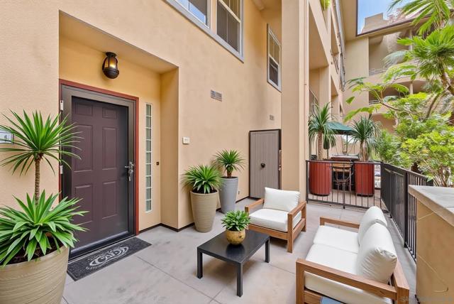 301 W G St, San Diego CA: https://media.crmls.org/mediaz/acba9efd-06f1-49ec-9195-7b2d90e3aba0.jpg