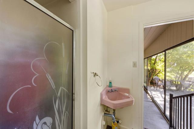 2155 Geri Lane, Hillsborough CA: https://media.crmls.org/mediaz/acbb4aec-80e0-494e-b5fe-838f5d3fb20e.jpg