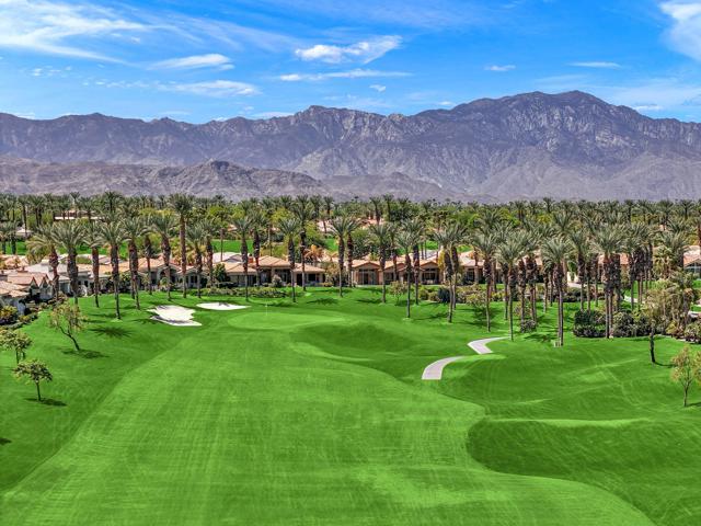 502 Desert Holly Drive, Palm Desert CA: https://media.crmls.org/mediaz/acbb989a-4590-49ef-b33f-0ecce7371083.jpg