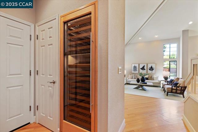 4101 Fox Creek Ct, Danville CA: https://media.crmls.org/mediaz/acbb992f-608d-4a12-bb6c-9edfa62bf9b1.jpg