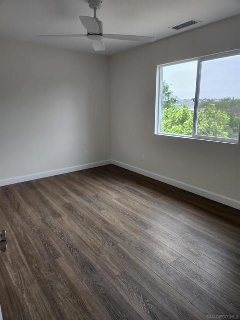 750 N Citrus Avenue, Vista CA: https://media.crmls.org/mediaz/acbba5cd-5b45-45f2-b647-418e256799ac.jpg