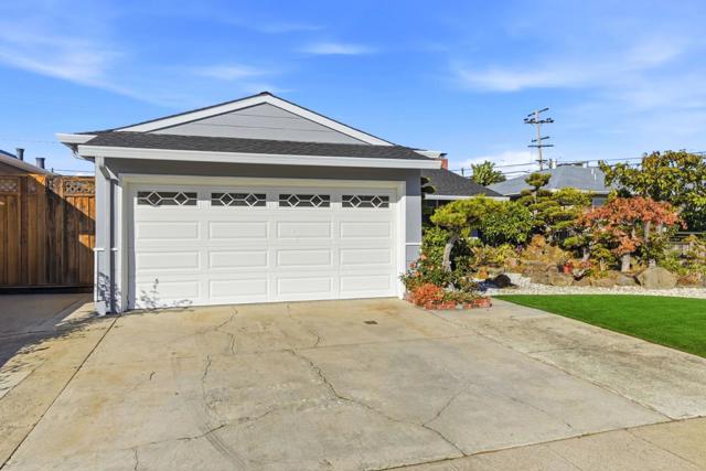 1079 Annapolis Drive, San Mateo CA: https://media.crmls.org/mediaz/acbbefc8-047f-4c53-91ae-50d32d489a26.jpg