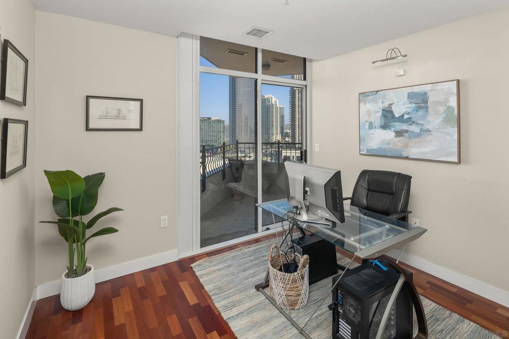 700 Harbor - photo 11